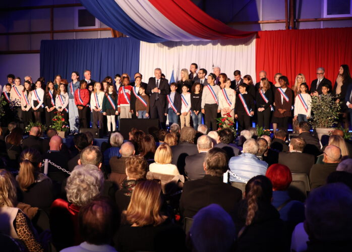 Conseil municipal sur scène lors de vœux à la population