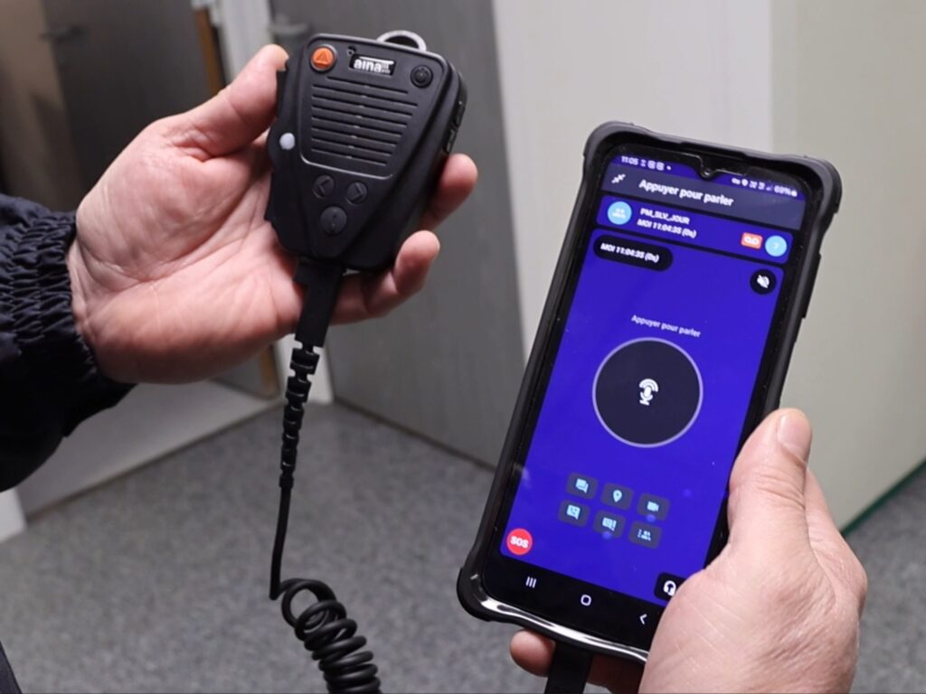 Matériel utilisé par la police municipale dans le cadre du déploiement du Réseau Radio du Futur (RRF).