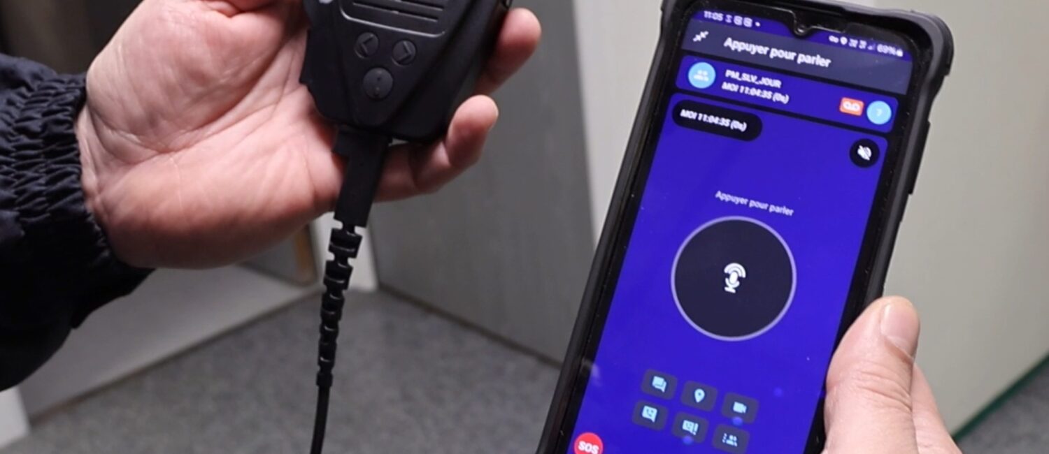 Matériel utilisé par la police municipale dans le cadre du déploiement du Réseau Radio du Futur (RRF).