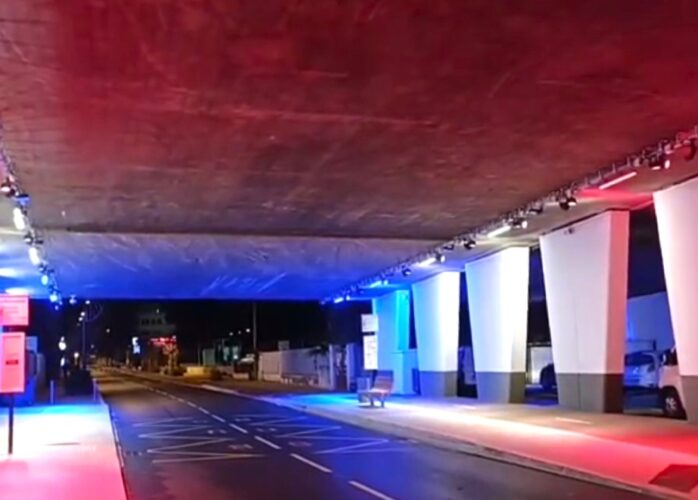 Eclairage sous le pont de l'autoroute A8.