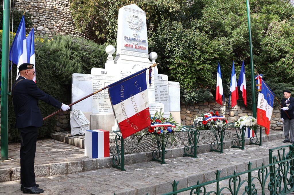 Cérémonie au Monument aux morts.