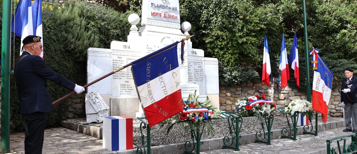 Cérémonie au Monument aux morts.