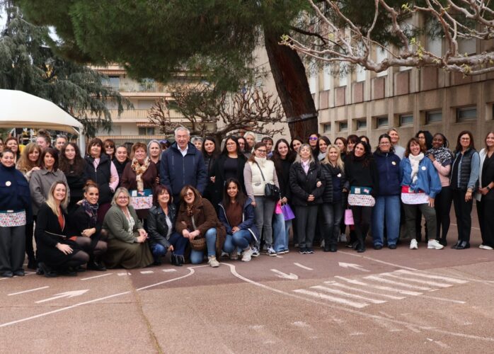 Photo de groupe : Joseph Segura Maire et les 46 ATSEM